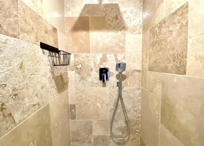 Le Loft - Bain Jacuzzi Et Sauna Nîmes