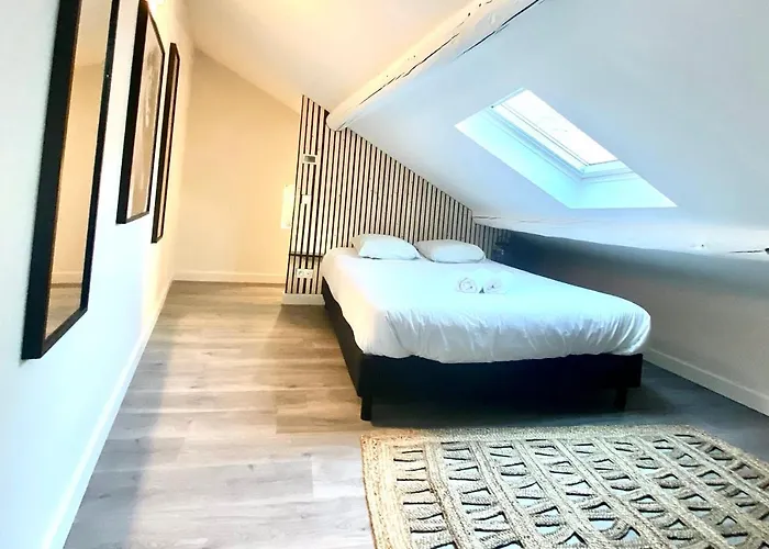 Le Loft - Bain Jacuzzi Et Sauna Lägenhet Nîmes